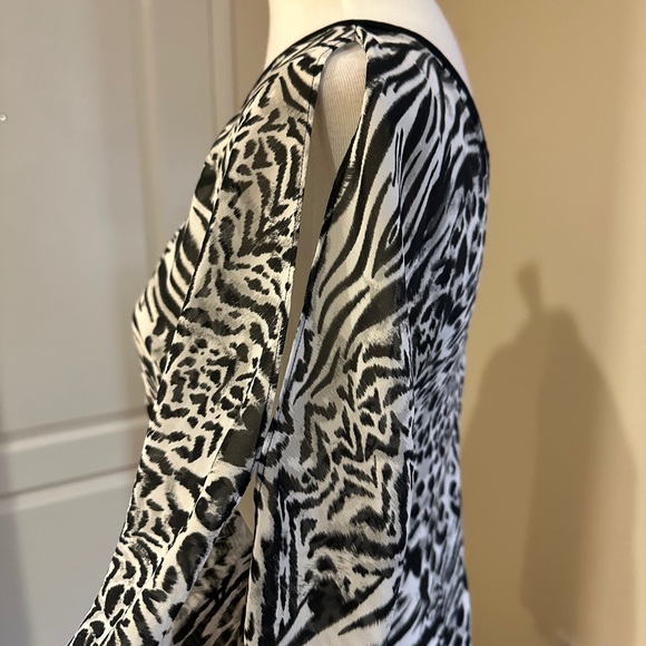Guess Black White Zebra Print Top - Picture 4 of 8